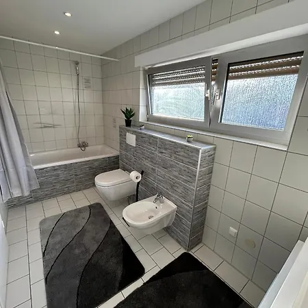 Stielvolle Etagenwohnung In Bester Lage 公寓 布罗登巴赫