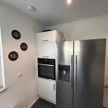 Stielvolle Etagenwohnung In Bester Lage 公寓 *