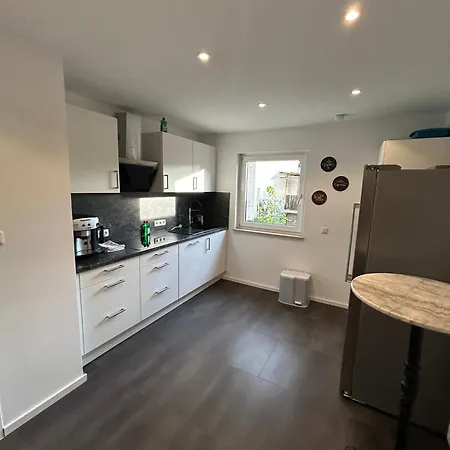 Stielvolle Etagenwohnung In Bester Lage * Броденбах