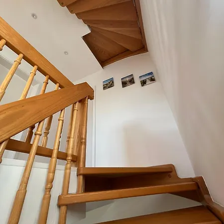 Stielvolle Etagenwohnung In Bester Lage Апартаменты