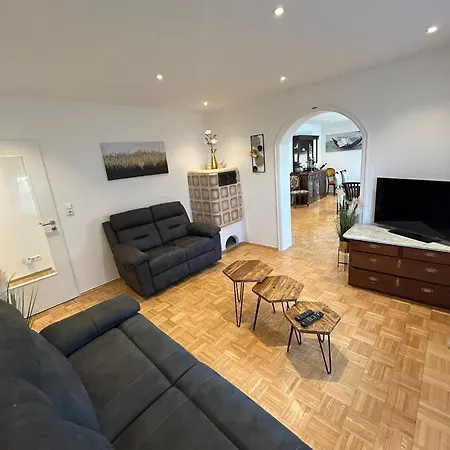 Stielvolle Etagenwohnung In Bester Lage *