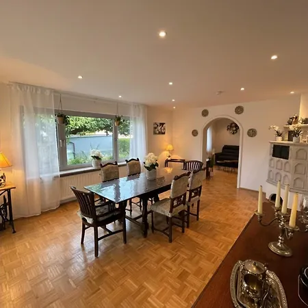 Stielvolle Etagenwohnung In Bester Lage