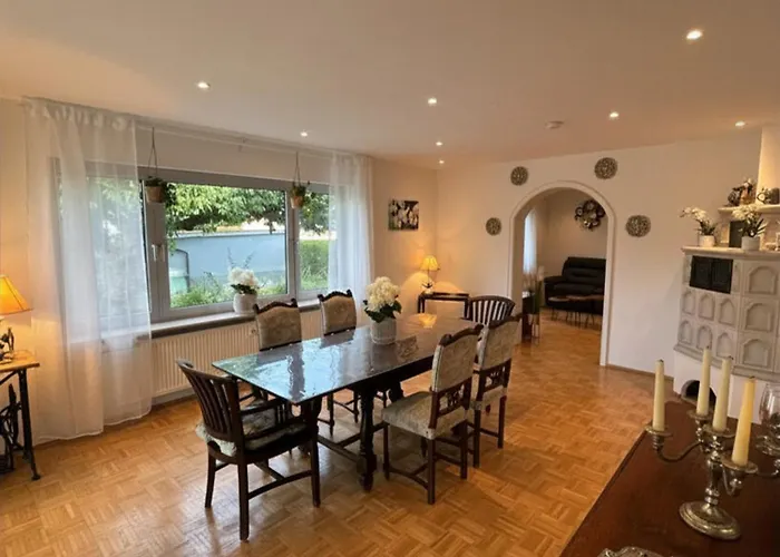 Stielvolle Etagenwohnung In Bester Lage